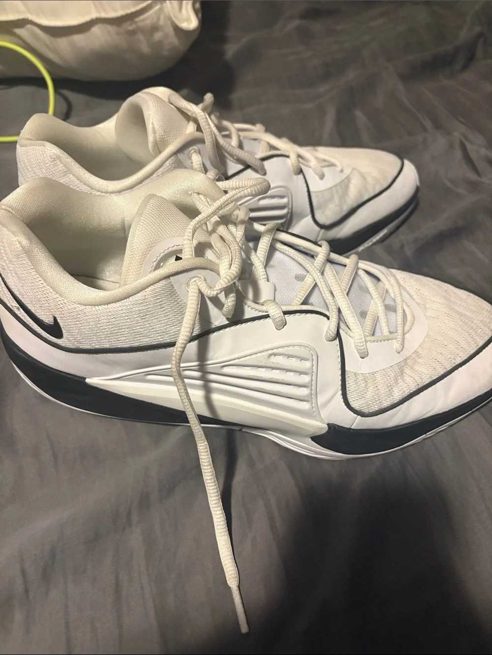 Nike White and Black Men's Low-Top Sneakers